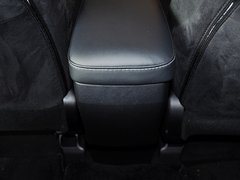 2013款 200h 1.8L CVT 花语花忆版
