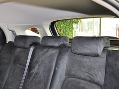 2013款 200h 1.8L CVT 花语花忆版