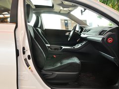 2013款 200h 1.8L CVT 花语花忆版