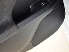 2013款 200h 1.8L CVT 花语花忆版