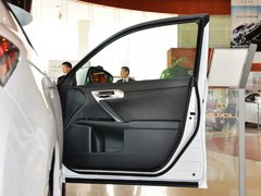 2013款 200h 1.8L CVT 花语花忆版