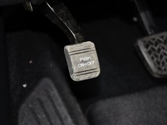 2013款 200h 1.8L CVT 花语花忆版