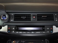 2013款 200h 1.8L CVT 花语花忆版