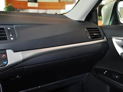 2013款 200h 1.8L CVT 花语花忆版