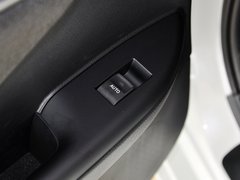 2013款 200h 1.8L CVT 花语花忆版