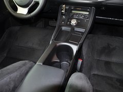 2013款 200h 1.8L CVT 花语花忆版