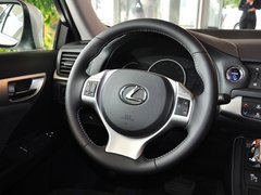 2013款 200h 1.8L CVT 花语花忆版