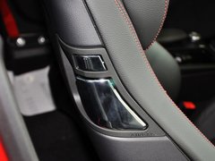 2012款 C63 6.3L 自动 限量版