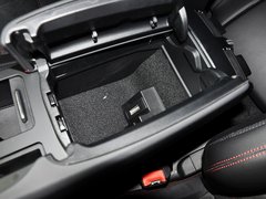 2012款 C63 6.3L 自动 限量版