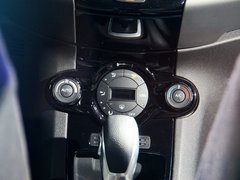 2013款 两厢 1.5L 手动 风尚型