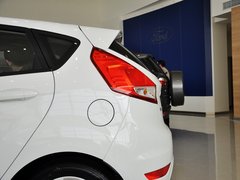 2013款 两厢 1.5L 手动 风尚型