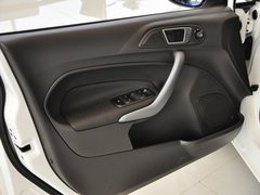 2013款 两厢 1.5L 手动 风尚型