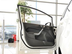 2013款 两厢 1.5L 手动 风尚型