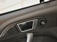 2013款 两厢 1.5L 手动 风尚型
