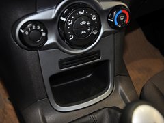 2013款 两厢 1.5L 手动 风尚型