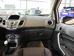 2013款 两厢 1.5L 手动 风尚型