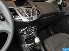 2013款 两厢 1.5L 手动 风尚型