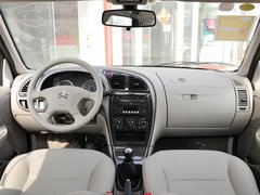 2013款 1.6L 手动 科技型天窗版