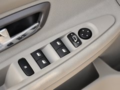 2013款 1.6L 手动 科技型天窗版