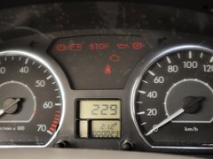 2013款 1.6L 手动 科技型天窗版