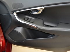 2013款 2.0T 自動(dòng) 智雅版