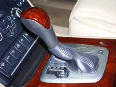 2013款 2.5T 自动 行政升级版 7座