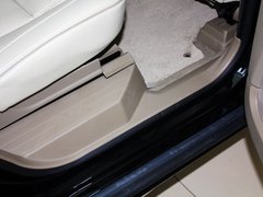 2013款 2.5T 自动 行政升级版 7座