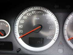 2013款 2.5T 自动 行政升级版 7座