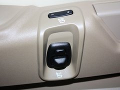 2013款 2.5T 自动 行政升级版 7座