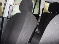 2013款 2.0L 手动 两驱经典版 5座