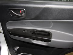 2013款 2.0L 手动 两驱经典版 5座