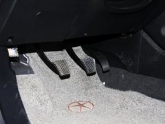 2013款 2.0L 手动 两驱经典版 5座