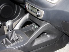 2013款 2.0L 手动 两驱经典版 5座