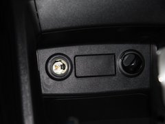 2013款 2.0L 手动 两驱经典版 5座