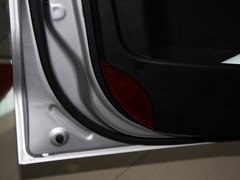 2013款 2.0L 手动 两驱经典版 5座