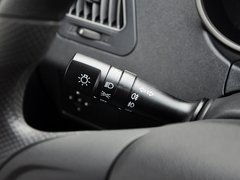 2013款 2.0L 手动 两驱经典版 5座