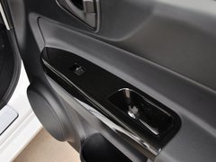 2013款 2.0L 手动 两驱经典版 5座