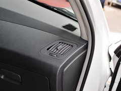 2013款 2.0L 手动 两驱经典版 5座