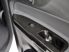 2013款 2.0L 手动 两驱经典版 5座