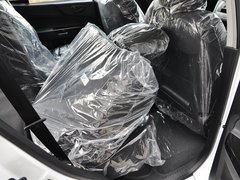 2013款 2.0L 手动 两驱经典版 5座