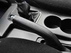 2013款 2.0L 手动 两驱经典版 5座