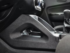 2013款 2.0L 手动 两驱经典版 5座