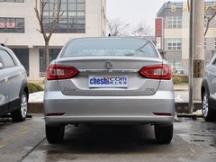 东风风神  风神新S30 1.6L MT 车辆正后方尾部视角