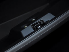 2013款 1.5L 自动 时尚型