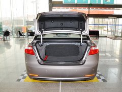 2013款 1.6L 手动 三厢旗舰版
