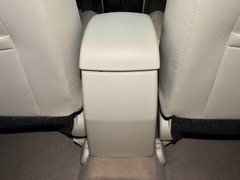 2013款 1.6L 手动 三厢旗舰版
