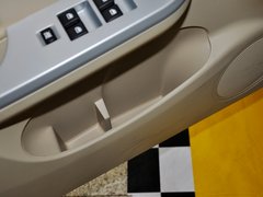 2013款 1.6L 手动 三厢旗舰版