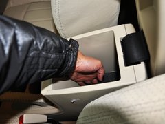 2013款 1.6L 手动 三厢旗舰版