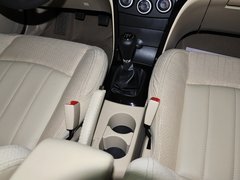 2013款 1.6L 手动 三厢旗舰版