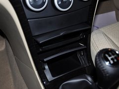 2013款 1.6L 手动 三厢旗舰版